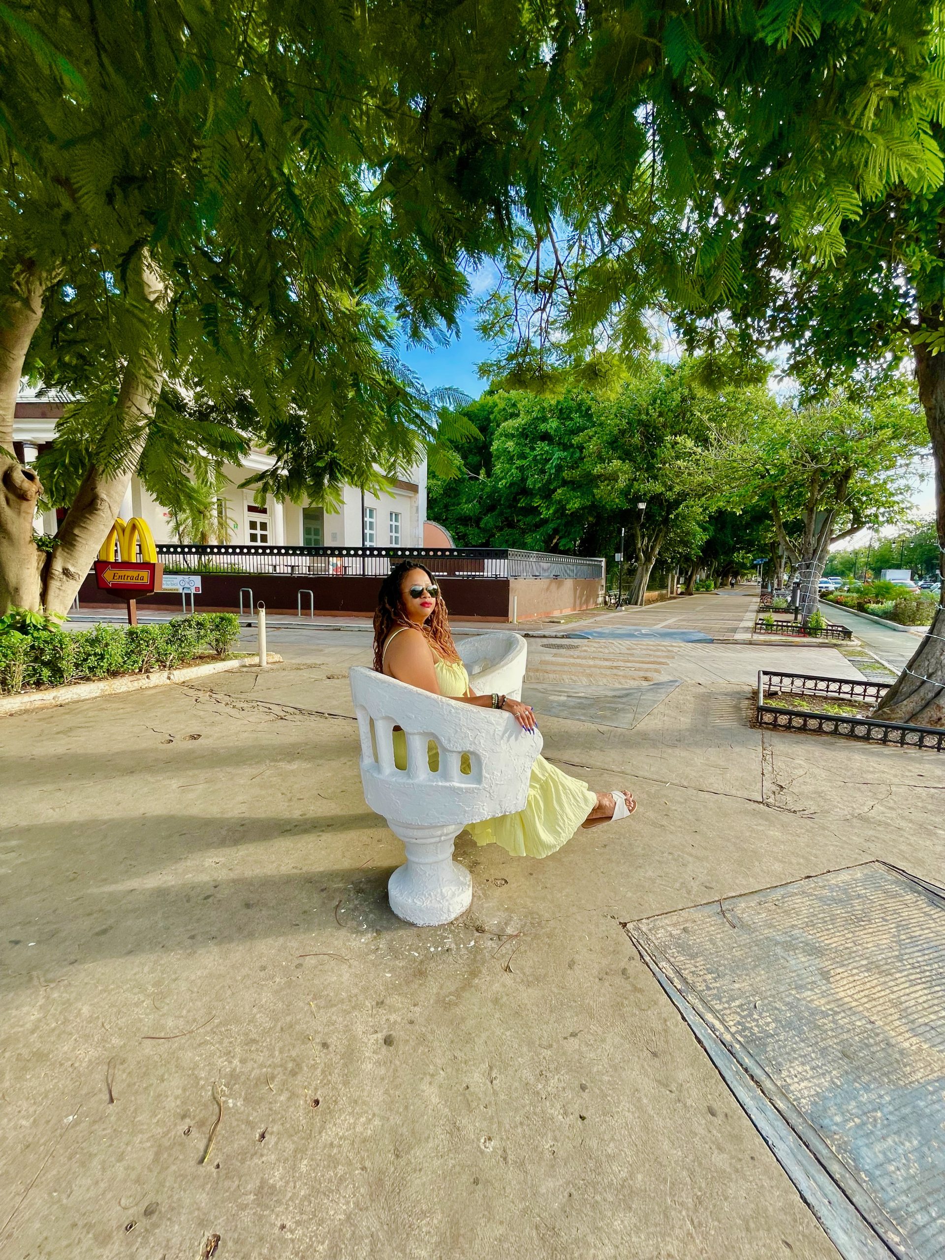 merida kissing chair