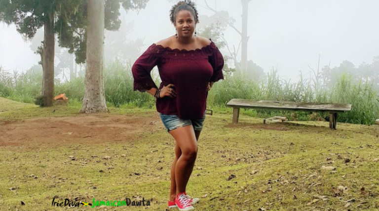 Holywell Park – Hike to Tranquillity above Kingston City